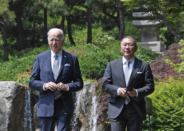 조 바이든(왼쪽) 미국 대통령과 정의선 현대차그룹 회장. 사진=현대차그룹 제공