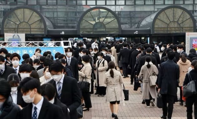 高貴な体になった大卒が就職先を選ぶ…日本の新入社員コンペでジョン・ヨンヒョが日本産業を分析