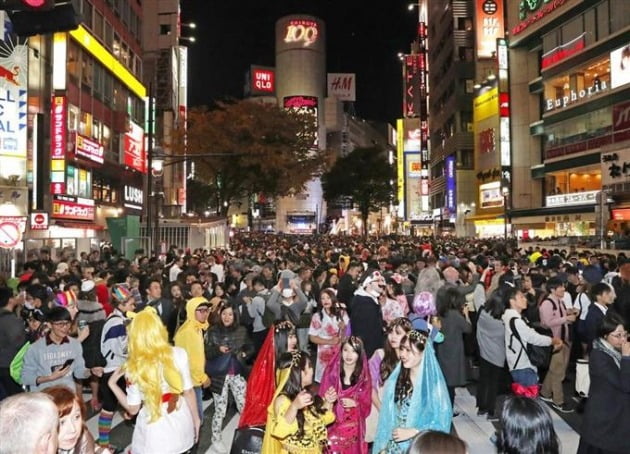 100万人がハロウィンに群がる…なぜ日本で渋谷災害がないのか インサイドジャパン by ヨンヒョジョン