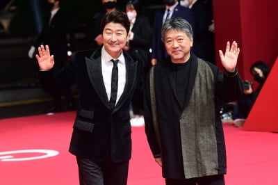 [포토] 송강호-고레에다 히로카즈 감독, '두 남자의 멋진 미소' (27th BIFF)