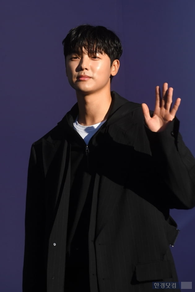 [포토] 씨엔블루 강민혁, '손바닥만한 얼굴 크기'