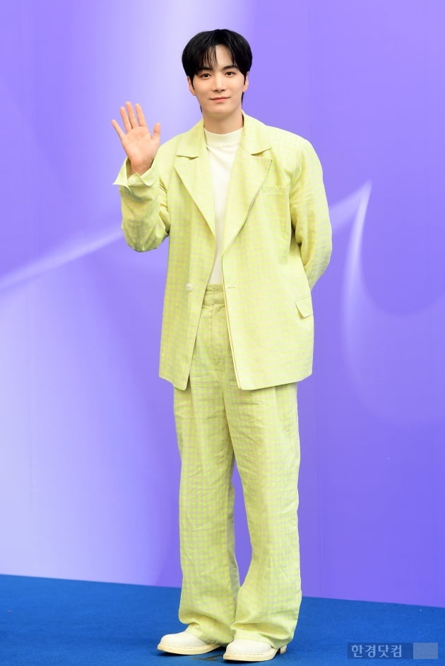 [포토] 김종현, '이 컬러 슈트를 소화한다니' (2023 S/S 서울패션위크)