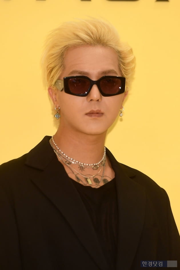 [포토] 송민호, '벽과 머리가 구분이 안되네~'