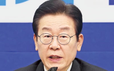 정진석 "핵위협 침묵하는 北 추종자"…이재명 "해방 후 친일파 같다"