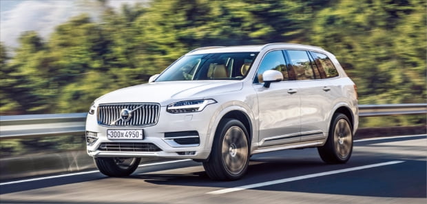 볼보자동차 XC90 리차지 플러그인하이브리드. 