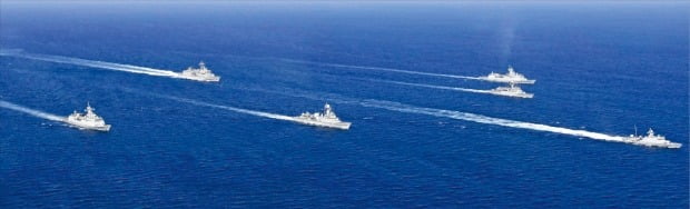 [포토] 해군, 대규모 서해합동훈련…北 도발 대응