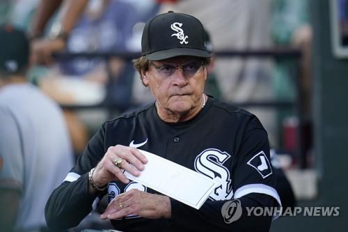 MLB 최고령 라 루사 감독, 심장질환으로 은퇴 선언