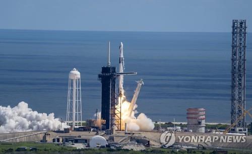 러 우주인, 20년만에 美로켓 탑승…첫 인디언 여성 우주인 동행(종합)