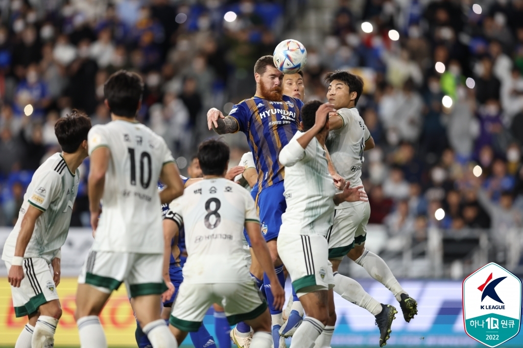 Ulsan wins the first K-League championship in 17 years...  2-1 victory over Jeonbuk (2 overall)