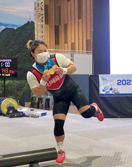 [전국체전] 역도 한국新 김수현 "故김경식 감독님, 오늘은 울지 않았습니다"