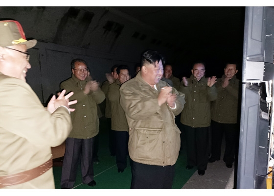 北, 어제 핵운용 장거리순항미사일 시험발사…김정은, 현지지도(종합)