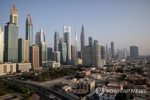 UAE "원유감산 결정에 정치적 해석하지 말라" 사우디 지지