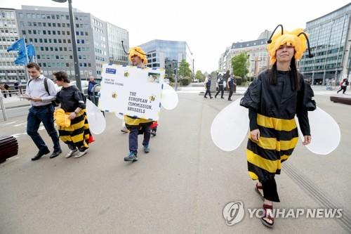 세계 농약 사용량, 30년새 두배로 껑충…"연간 4억명에 영향"