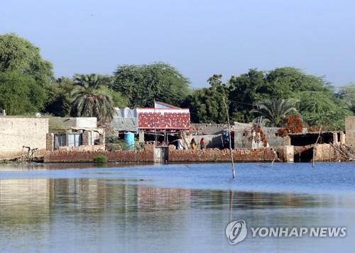 파키스탄 '물난리'에 수백만 학생도 발동동…학교 2만4천곳 피해