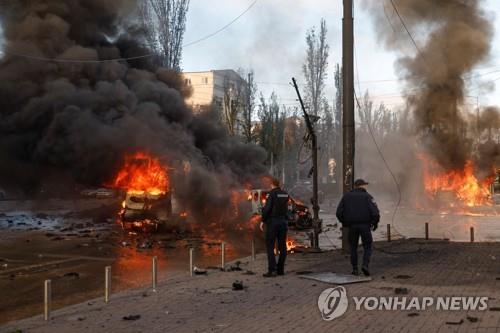 "전쟁 지원 끊길라" 美 중간선거에 촉각 세우는 우크라