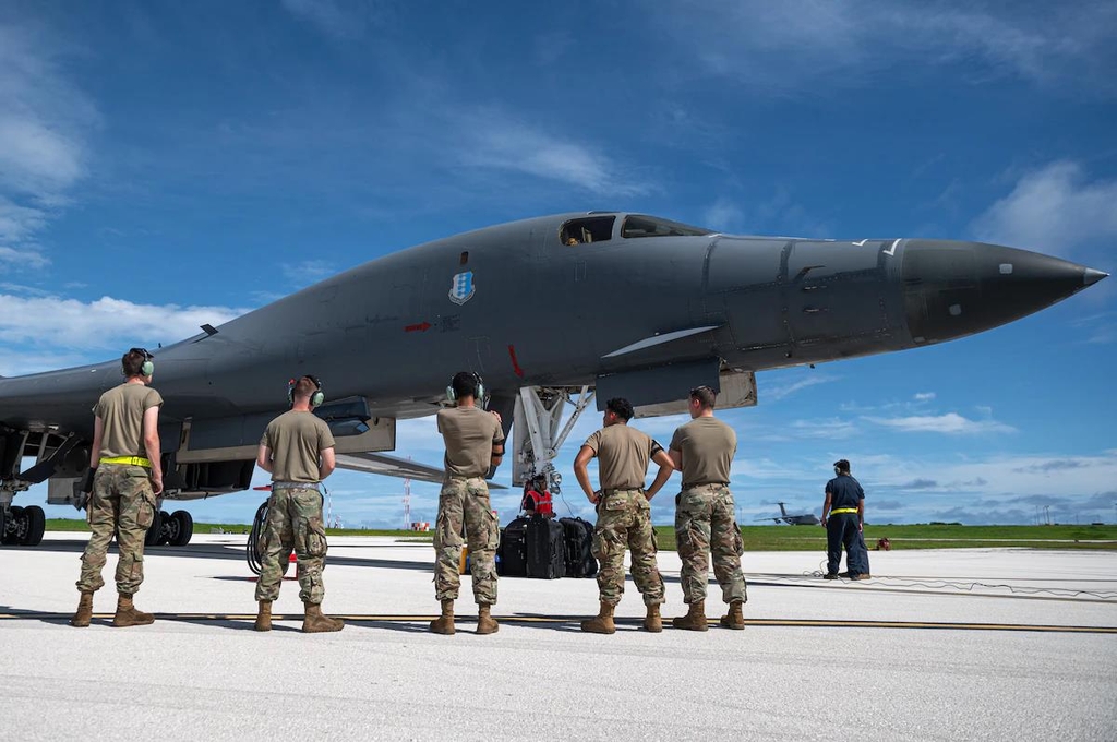 괌 배치 B-1B, 한미연합훈련 참가 가능성…美 "더 많은 동맹과 훈련"