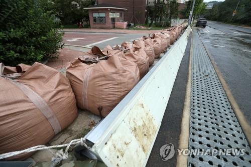 "참사 다시는 없어야"…포항 신축건물 지하주차장 차수판 의무화