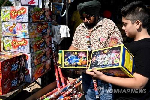 [월드&포토] 전국이 불빛으로 가득…인도 '빛의 축제' 디왈리