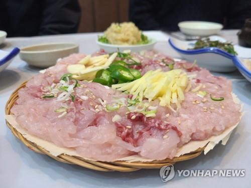 경기침체로 막힌 판로 뚫자…'향어의 고장' 김제시 할인 행사