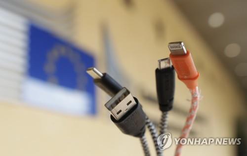 아이폰·안드로이드폰 충전단자 2024년부터 공통사용 가능해질듯