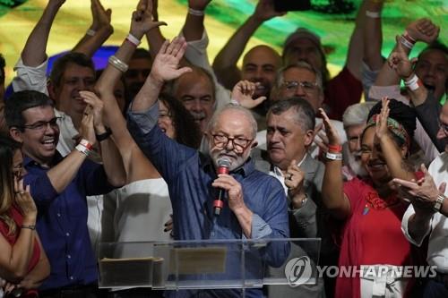 보우소나루 부패수사 직면…제기된 수사요구만 100여건