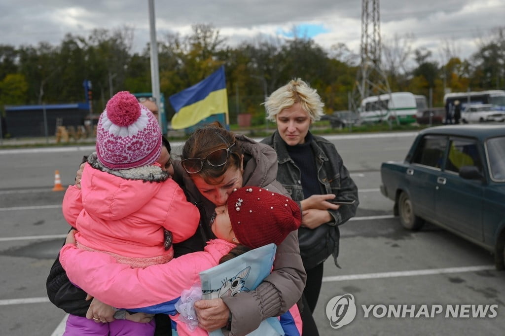 러시아 강제입양되는 우크라 아이들…"종족말살" 비판