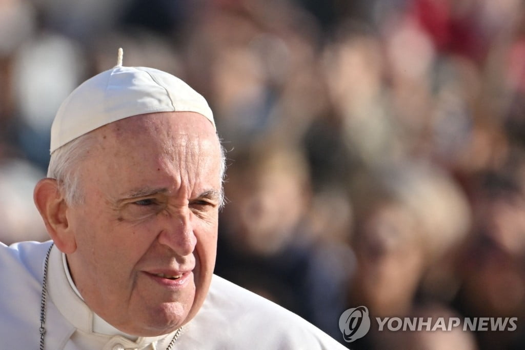 "사제와 수녀들도 봐"…교황, 포르노물 경고