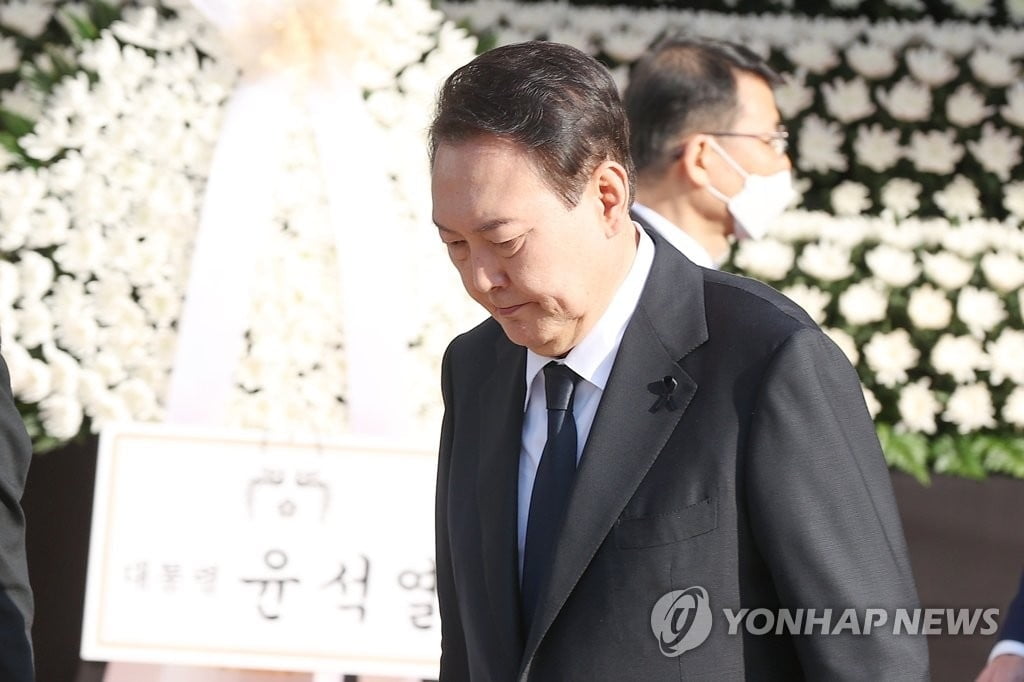 尹대통령 "주최자 없는 집단행사, 안전관리시스템 마련해야"