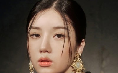 권은비, 'Lethality' 두 번째 콘셉트 포토 공개…독보적 '시크·매혹' 무드