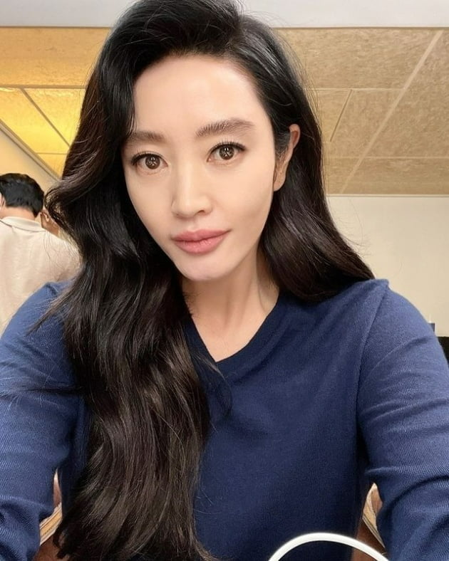 지난달 3일 게재한 셀카. 사진=김혜수 인스타그램