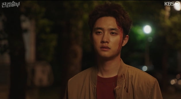 [종합] 도경수, 피습당했다…칼 맞고 의식 흐려진 상태('진검승부')