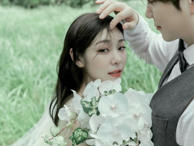 '결혼' 김연아, ♥고우림과 웨딩 화보 추가 공개…비슷한 그림체의 황홀경