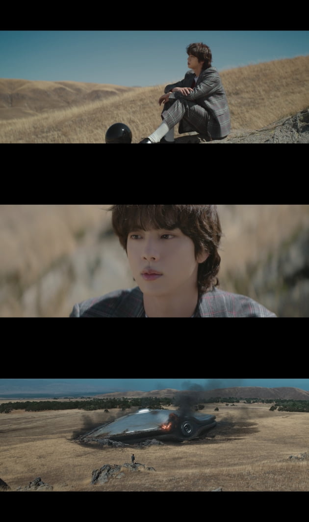 방탄소년단 진, 광활한 대지 위 불시착한 우주선…'The Astronaut' MV 티저 공개