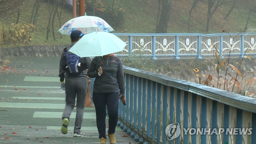 [내일날씨] 개천절 전국 흐리고 비…미세먼지 '좋음'