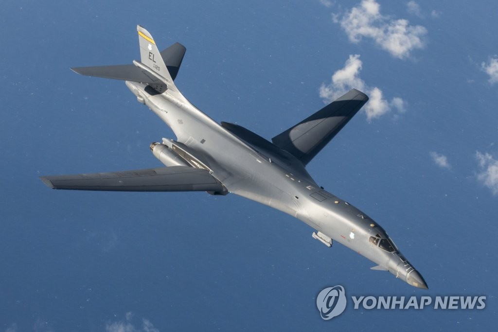 北도발 우려속 美전략폭격기 B-1B 괌 전개한듯…한반도서 2시간