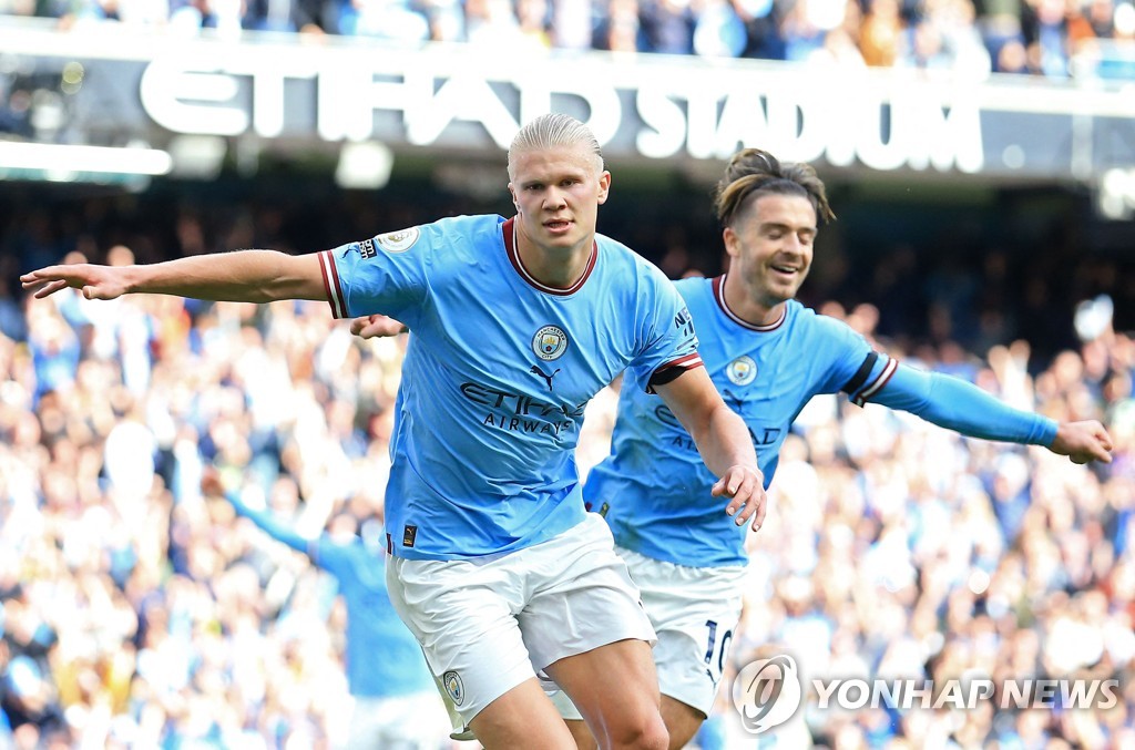 Hat-trick de Hallan em casa no derby de Manchester... Man City vence por 6-3