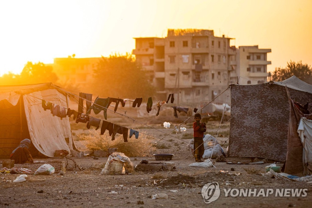 시리아 수용소에 머물던 호주 여성·어린이 17명 본국 귀환