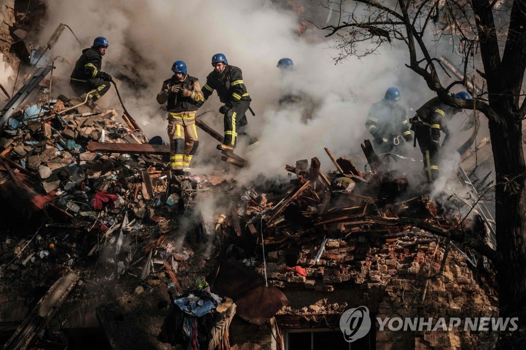 "러, 우크라 폭격 핵심목표는 전력망 파괴"[영 국방부]