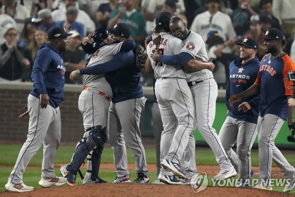 18회 혈전 끝낸 페냐의 솔로포…휴스턴, 6년 연속 ALCS 진출