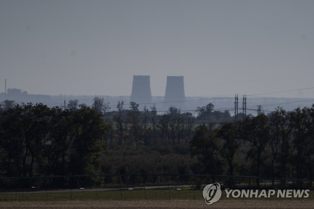 자포리자 원전 '접수' 러 압박에…우크라 직원 "해고냐 변절이냐"