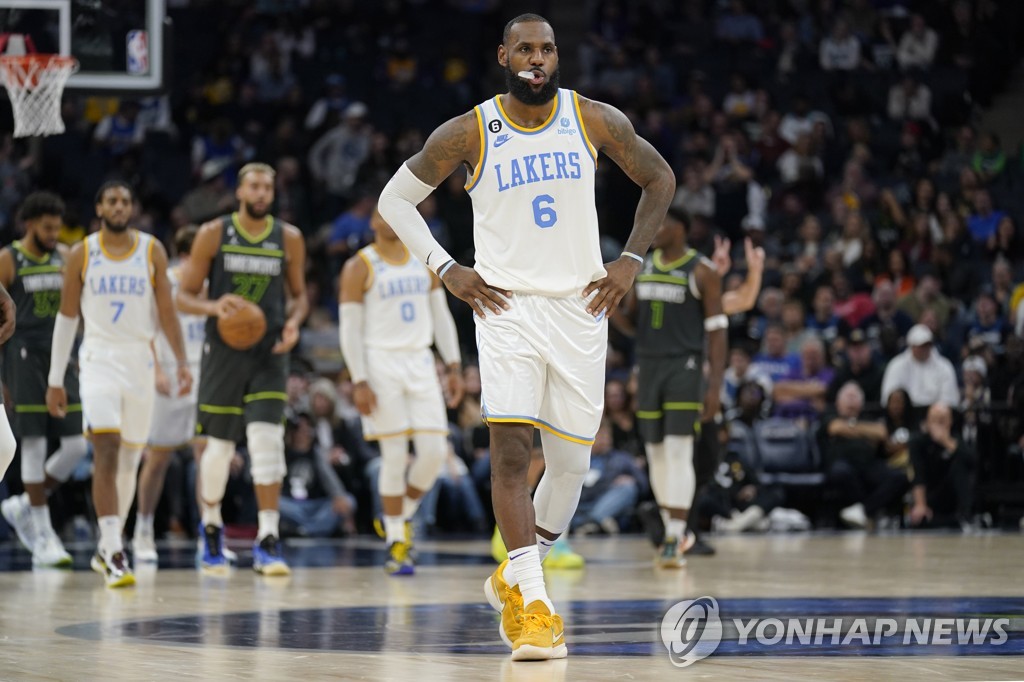 LA 레이커스 8년 만에 개막 5연패…NBA 30개팀 중 꼴찌