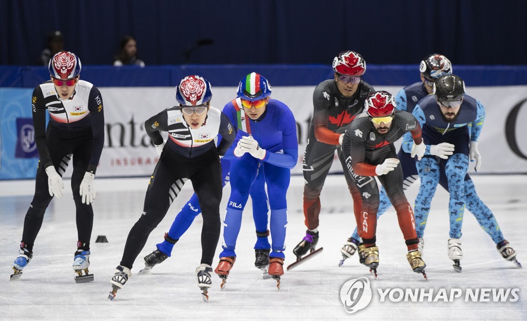 [이태원 참사] 묵념으로 애도한 쇼트트랙 대표팀…"우리 경기 위로됐으면"