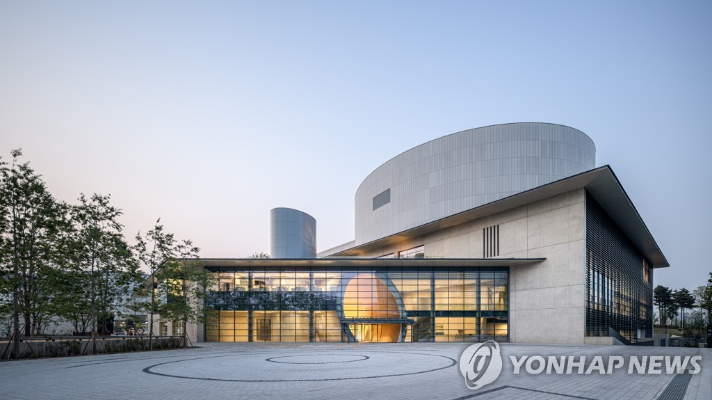 LG아트센터서울, 조성진·런던심포니 공연으로 내일 공식 개관