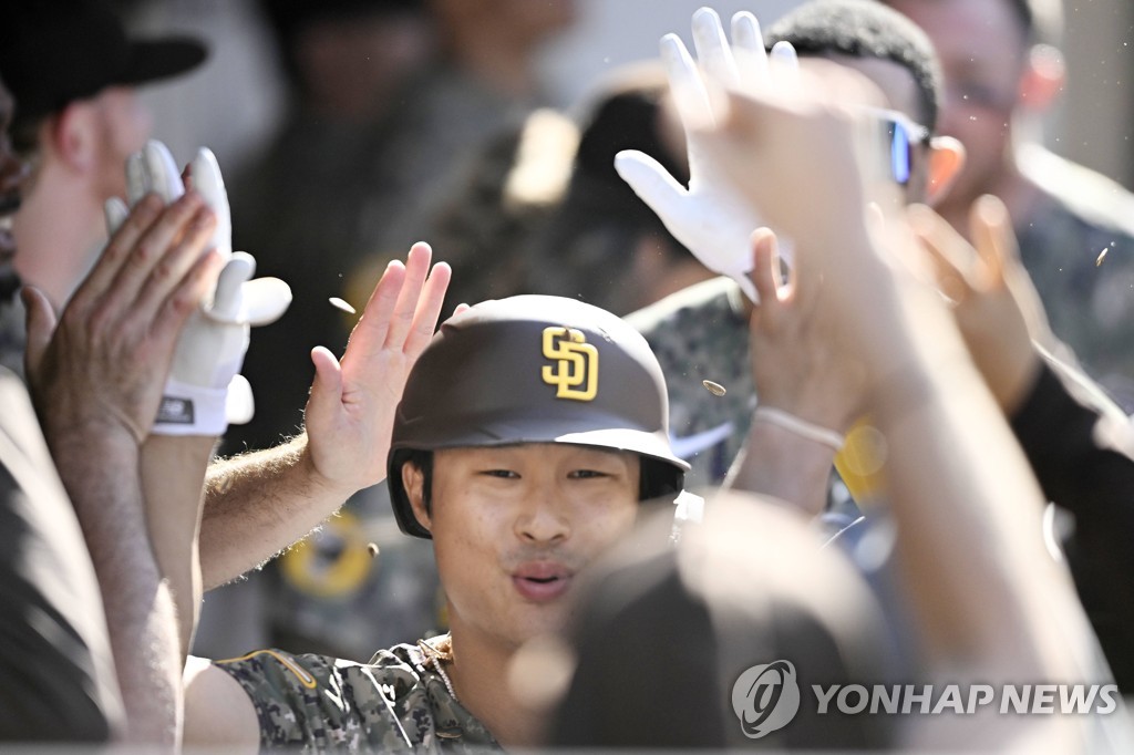 김하성, 11호 홈런에 28번째 멀티 히트…MLB 샌디에이고 PS 진출(종합)