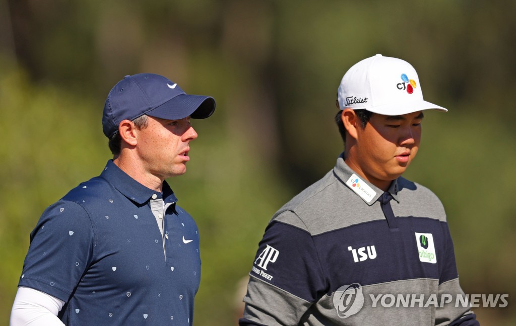 강행군에도 더 CJ컵 1R 선두권 김주형 "스무 살이라 쌩쌩해요"