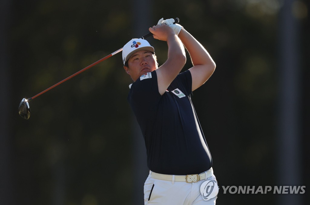 김주형, PGA 투어 CJ컵 1R 매킬로이와 공동 3위…선두와 1타 차