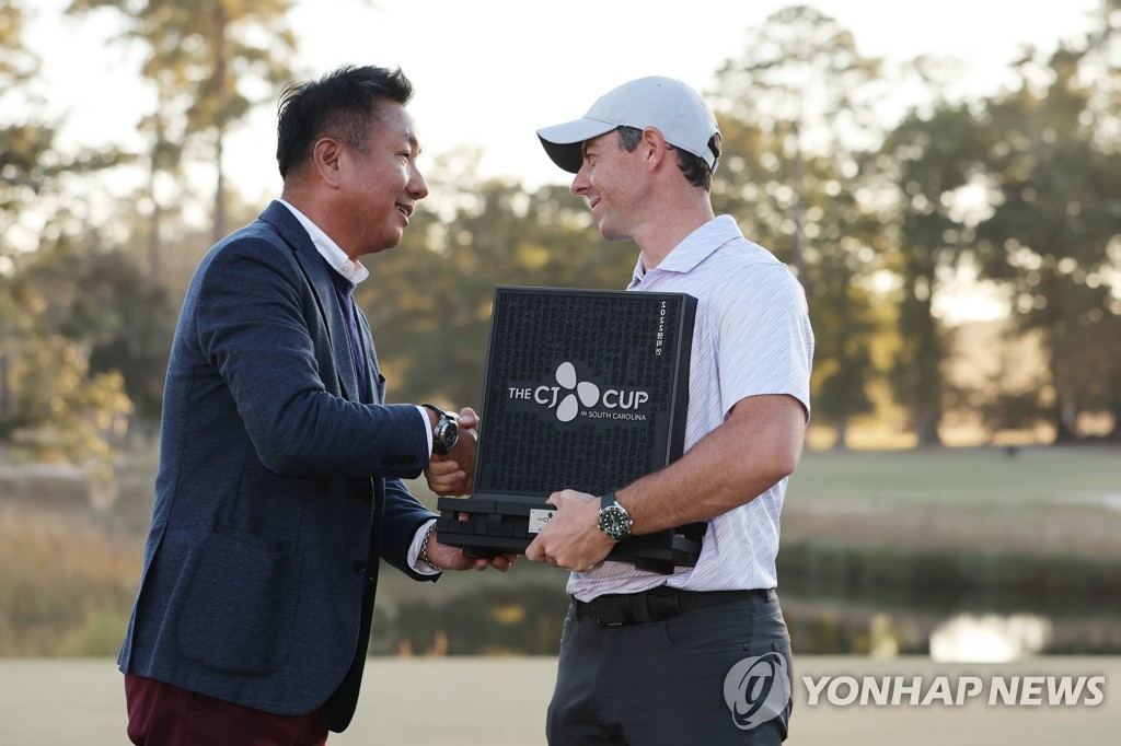 남자 골프 세계 1위 탈환 매킬로이 "환상적인 시즌 시작 기쁘다"