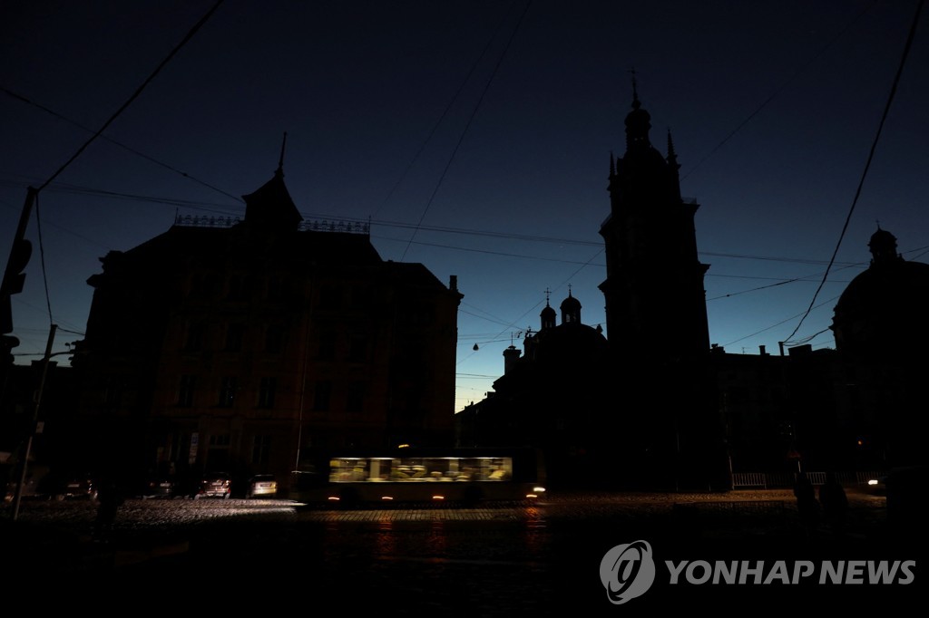 러 '추위 무기화' 전술에 우크라 주민들 혹독한 겨울 맞나