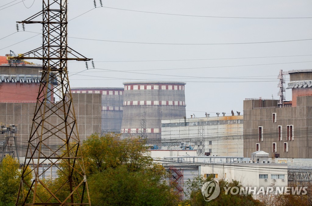 자포리자 원전 '접수' 러 압박에…우크라 직원 "해고냐 변절이냐"