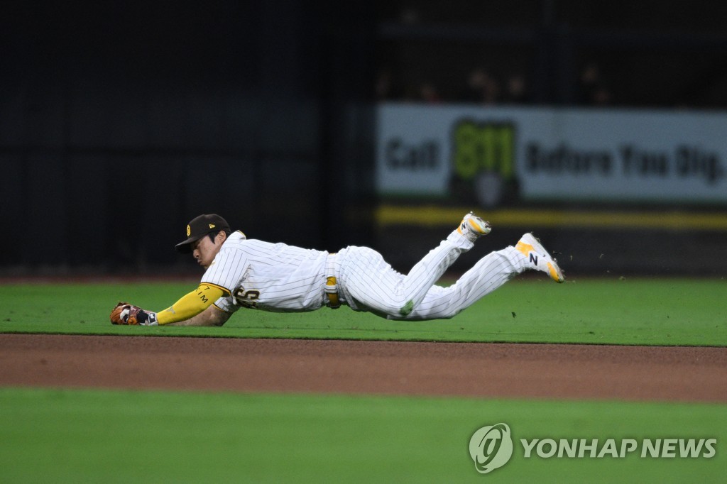 김하성 NLDS 첫 무안타…샌디에이고는 다저스 꺾고 2승 1패 리드(종합)